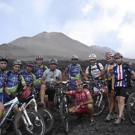 Ai Tre Parchi Bed And Bike 3* ランダッツォ